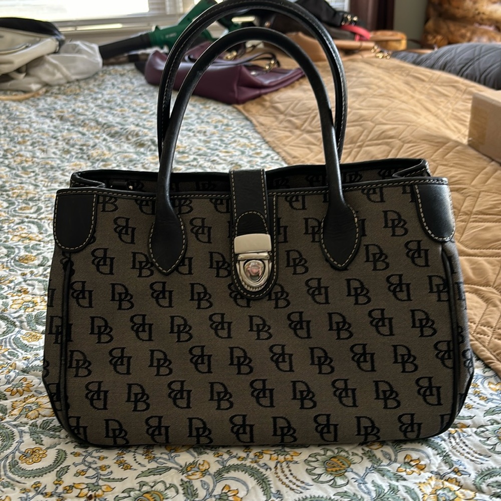 Dooney clutch bag